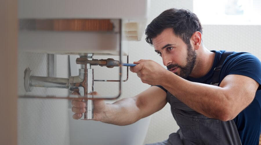 Local water heater installation in Illinois